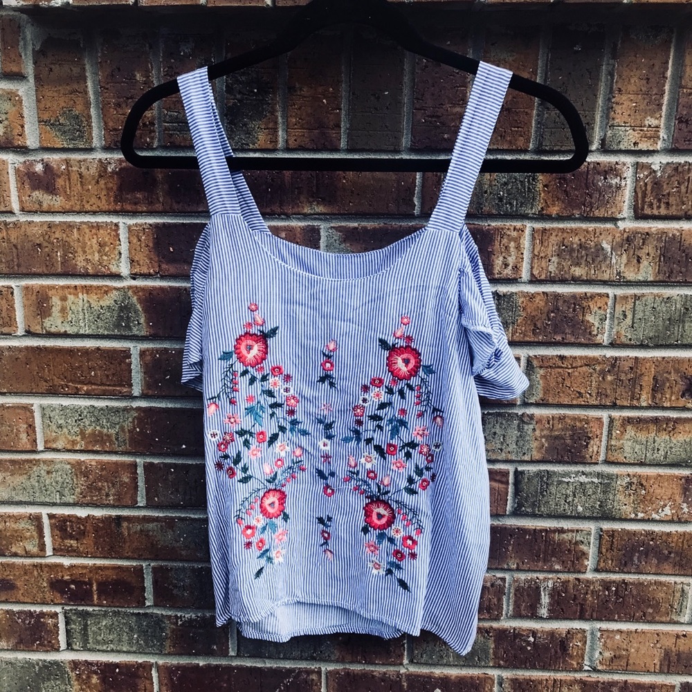 | Rue 21 | Floral Cold Shoulder Top